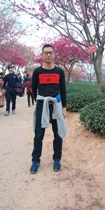 小梁的第二张照片--南平婚介网
