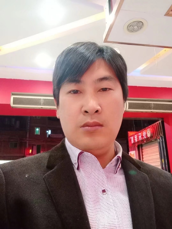 奔跑的第二张照片--南平婚介网