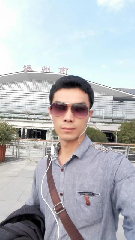 错把真心喂了狗的第三张照片--南平婚介网