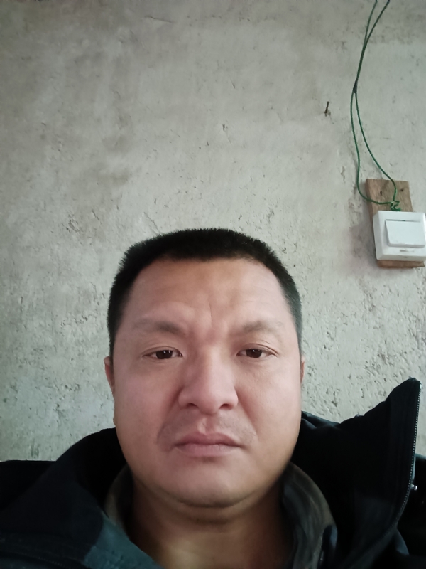 兰成龙的第四张照片--南平婚介网
